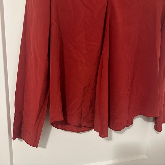 Charli Rust Red 100% Silk V-neck Flowy Blouse Size 4 Women’s - Picture 2 of 9